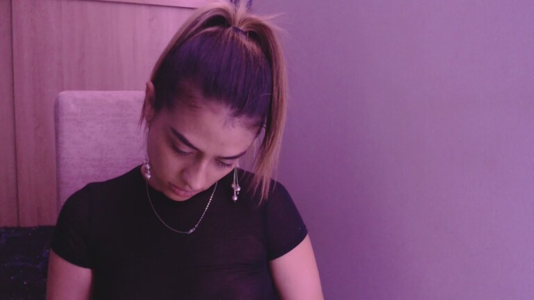 MiaColliings's Streamate show and profile