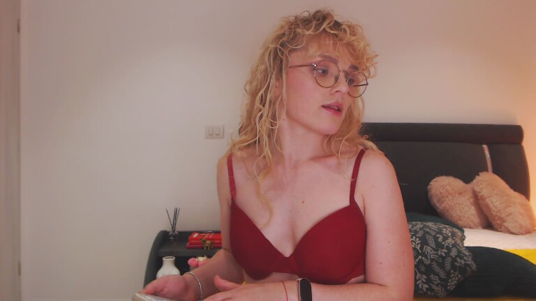 EVYE's Streamate show and profile