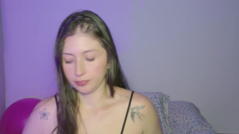 EmmaShaykk's Streamate show and profile