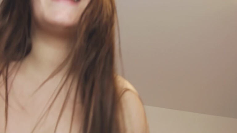 SYIA's Streamate show and profile