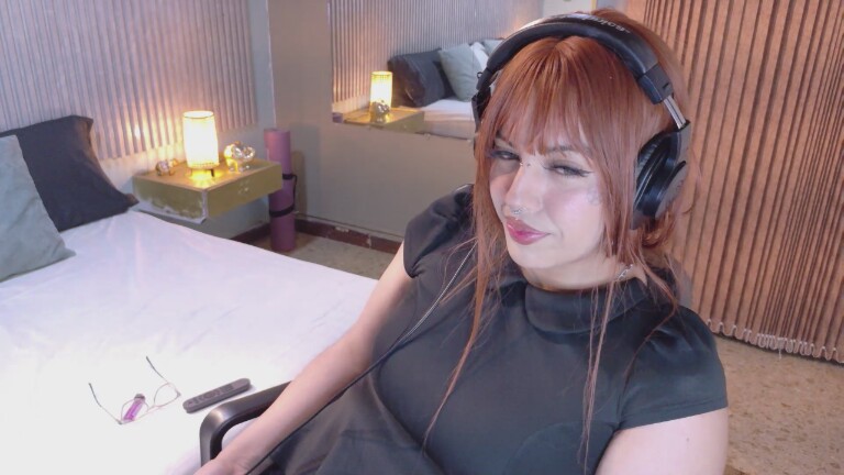 EliFlores's Streamate show and profile