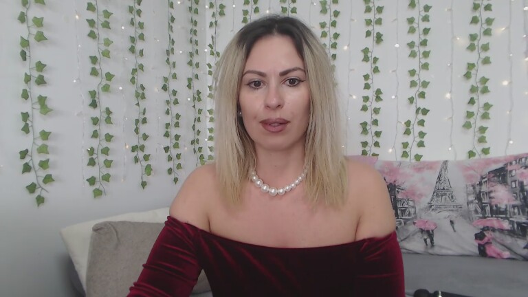 CARMIYNNA's Streamate show and profile