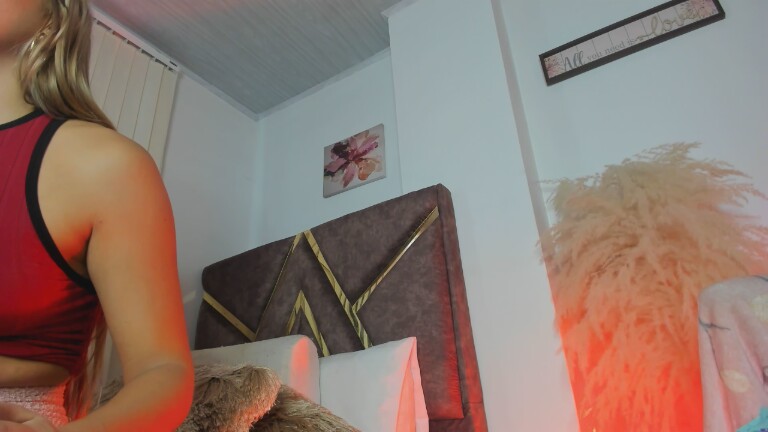 aliceee18's Streamate show and profile