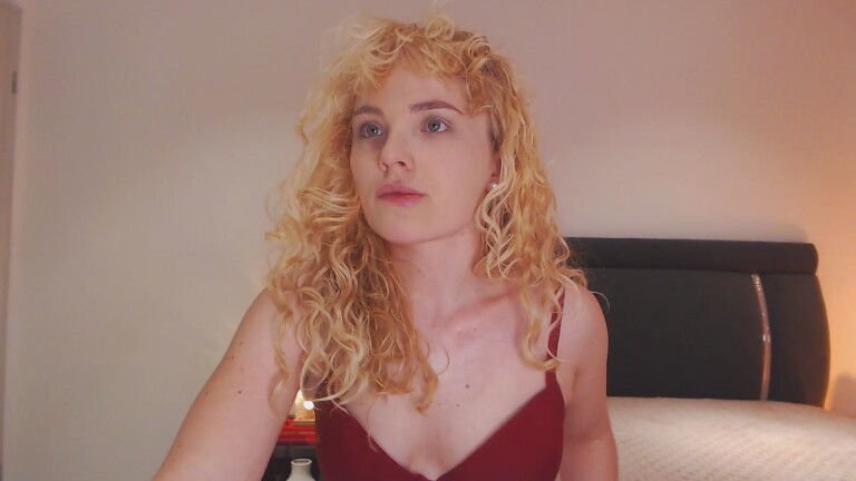 EVYE's Streamate show and profile