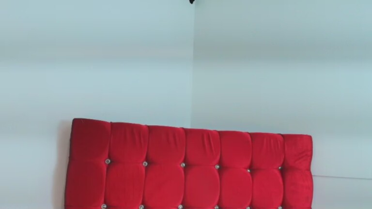 ema_foxyy's Streamate show and profile