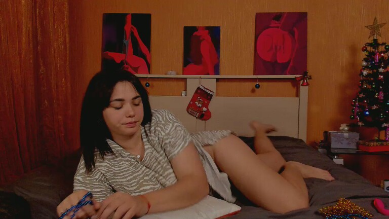 GlamNova's Streamate show and profile