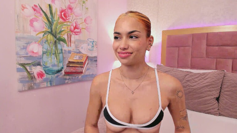 AnnieAdaams's Streamate show and profile