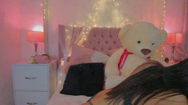 AlexandraWinterr's Streamate show and profile