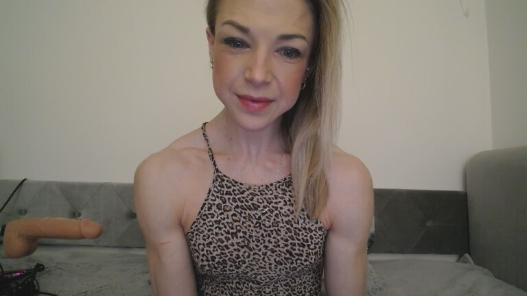 British_EmJess's Streamate show and profile