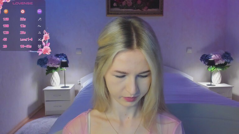 Julie_Blaze's Streamate show and profile