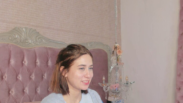 AlejandraLee's Streamate show and profile