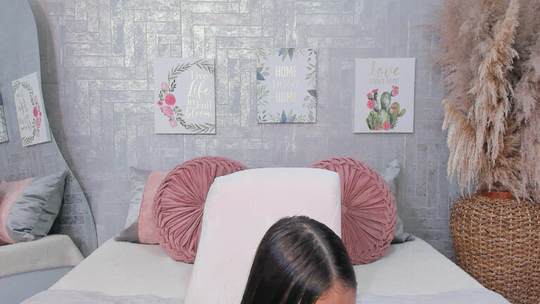 SaraBacker's Streamate show and profile