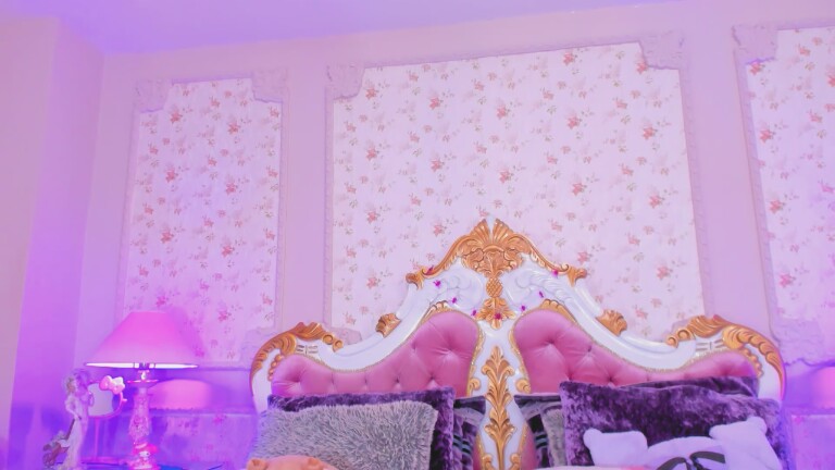 JuneEvanss's Streamate show and profile