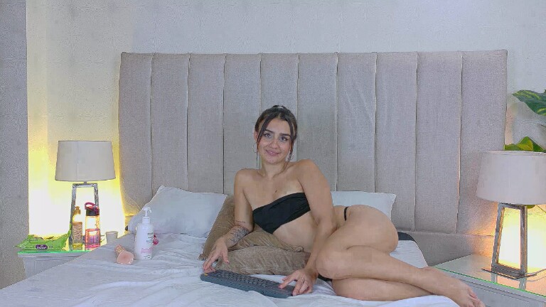 KathyLove_GB's Streamate show and profile