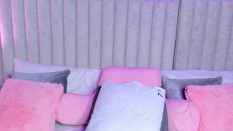 SamiLewis's Streamate show and profile