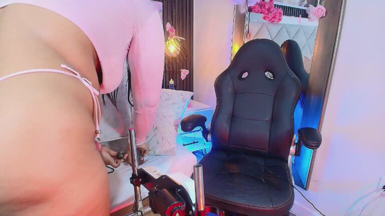 Sara_Channel's Streamate show and profile