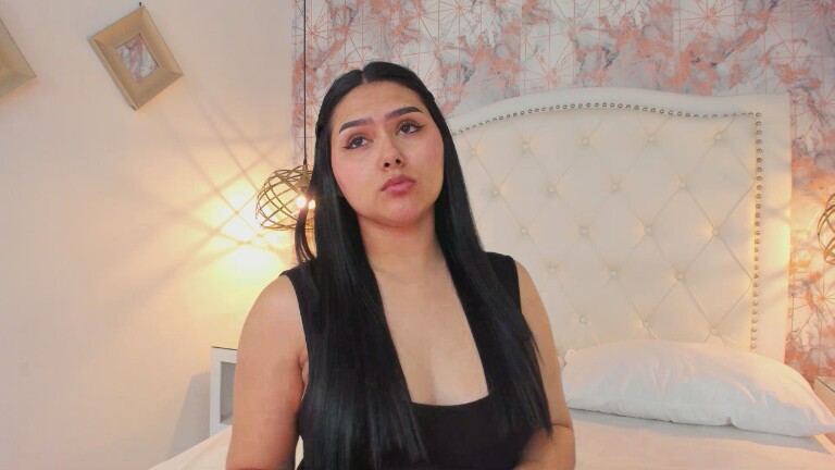 SaharaLyn's Streamate show and profile