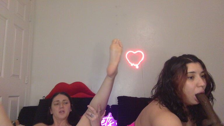 Ninalovez's Streamate show and profile