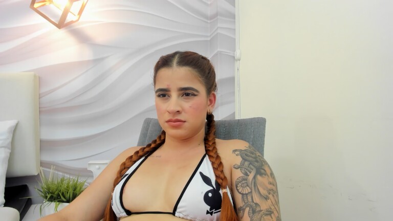 Martina_conor's Streamate show and profile