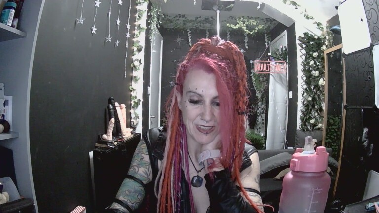 SkySparks's Streamate show and profile