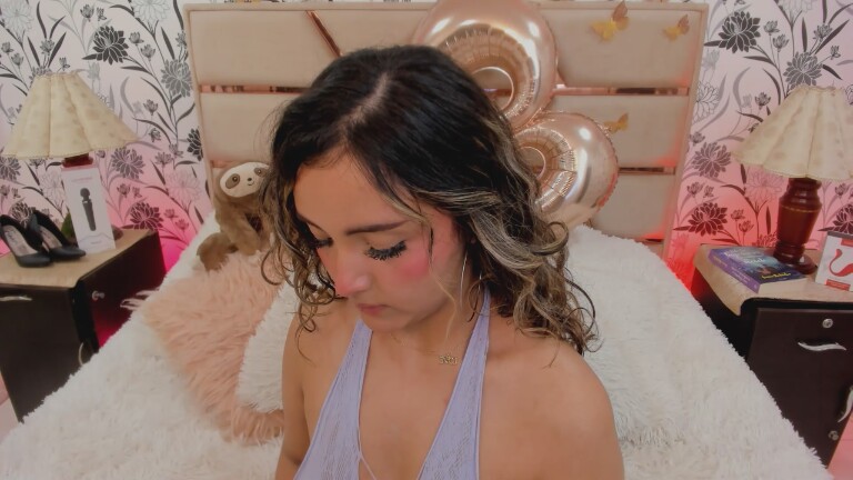 CloeesSuarez's Streamate show and profile