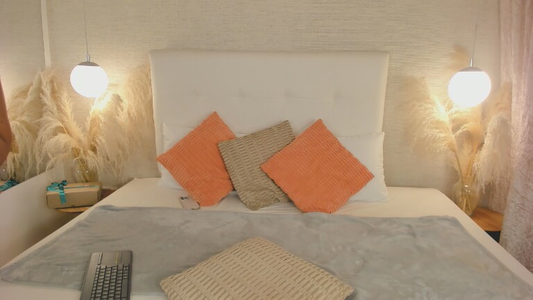 JenCampbell's Streamate show and profile