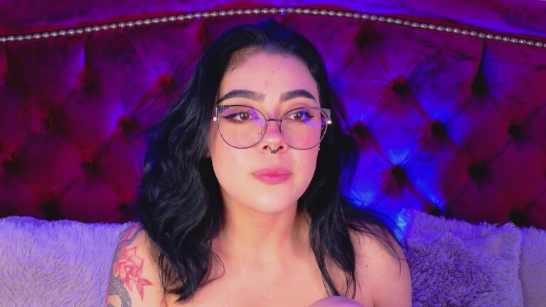 TaniaRedd's Streamate show and profile