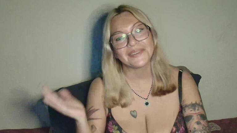 Cat_xx's Streamate show and profile
