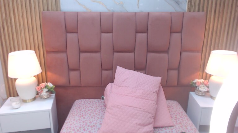 Evaverse's Streamate show and profile