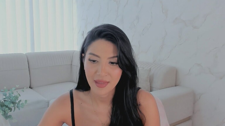 AnnyHoney's Streamate show and profile