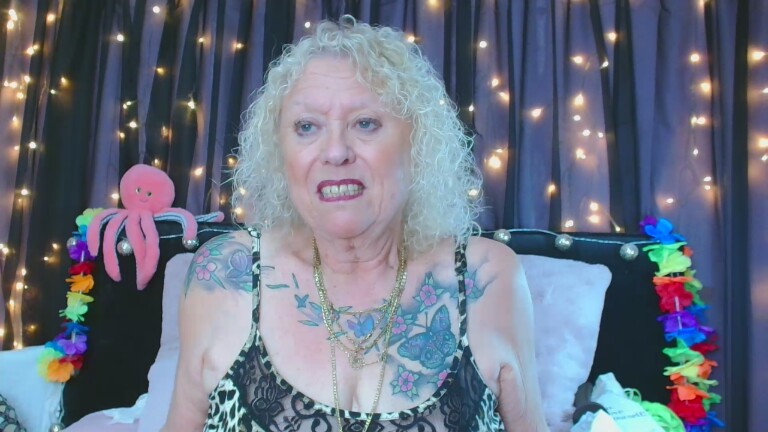 XoXMandyXoX's Streamate show and profile