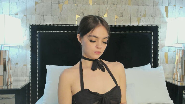 EmmaWeest's Streamate show and profile