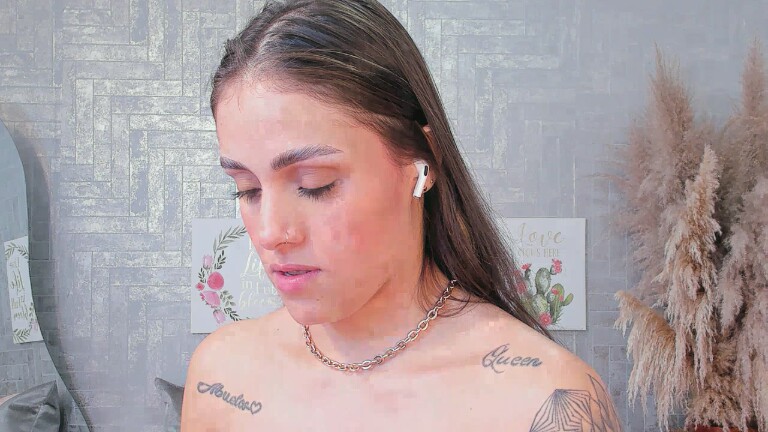 SaraBacker's Streamate show and profile