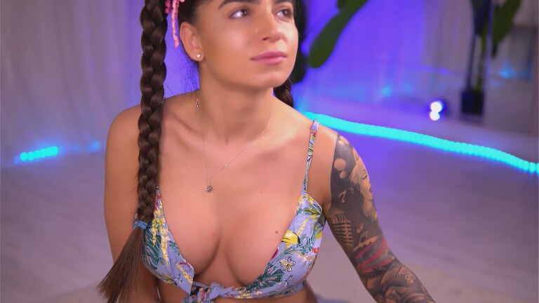 PureEllie's Streamate show and profile