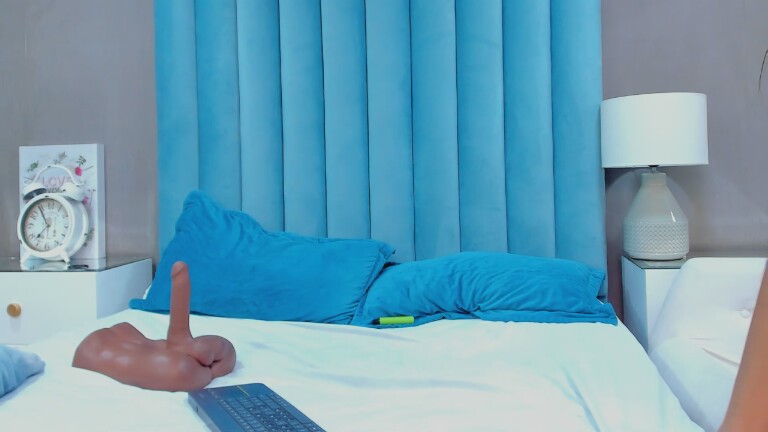 HarleyDum's Streamate show and profile