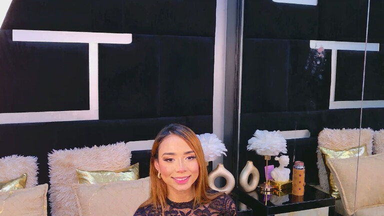 AlanaFerrara's Streamate show and profile