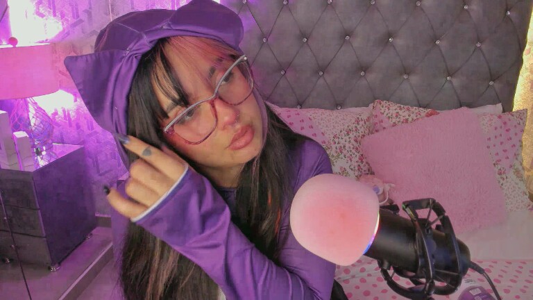 MaddieWaves's Streamate show and profile