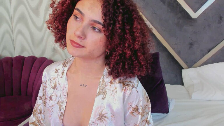 HollyJhonson's Streamate show and profile