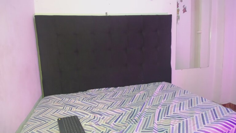 vlisper's Streamate show and profile