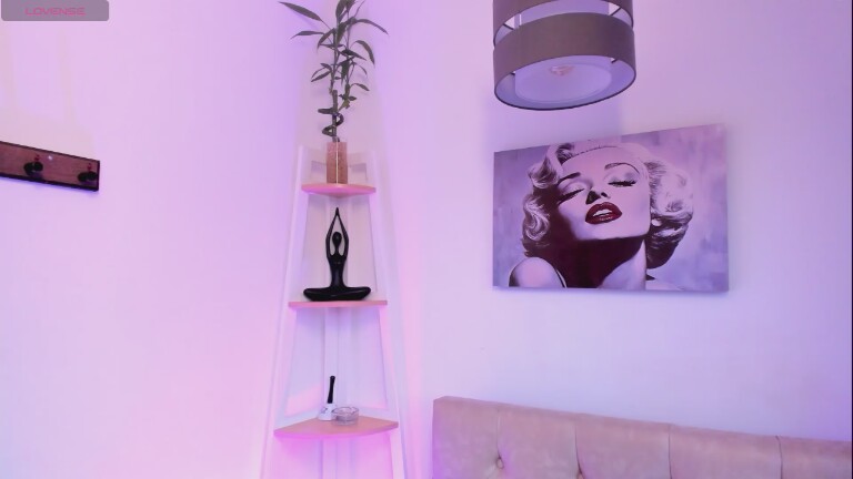 Rummi_26's Streamate show and profile