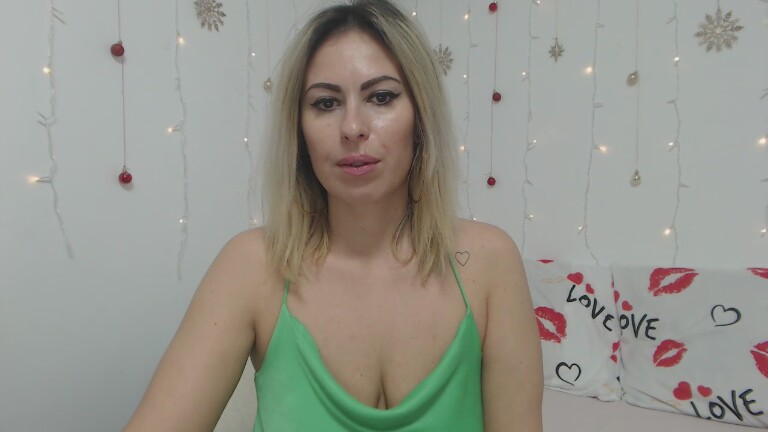 CARMIYNNA's Streamate show and profile