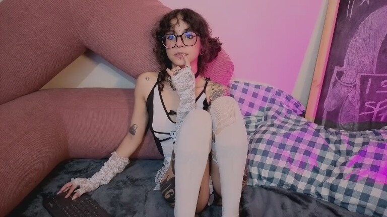 Gaia33's Streamate show and profile