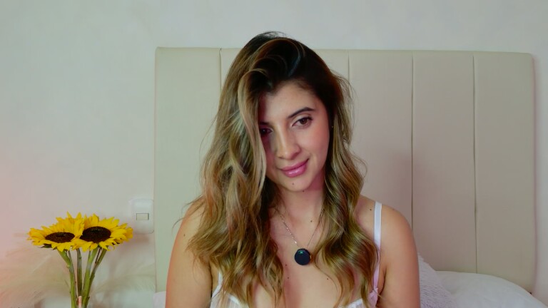 ValentinaCastillo's Streamate show and profile