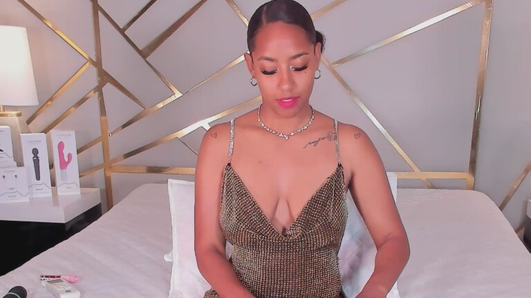 KiraHill's Streamate show and profile