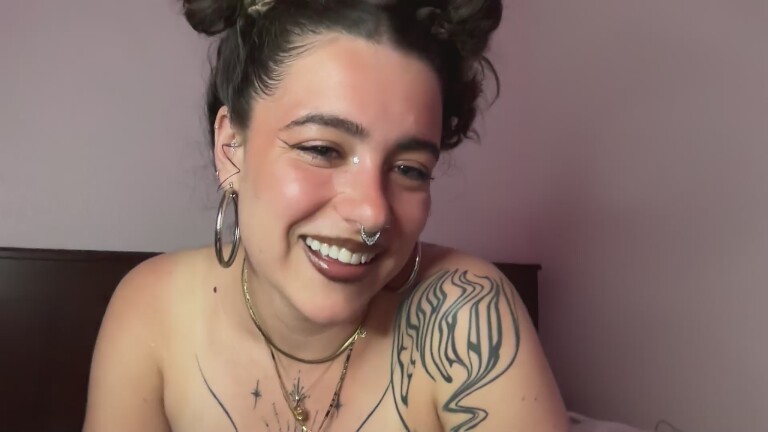 Velvette_Peach's Streamate show and profile