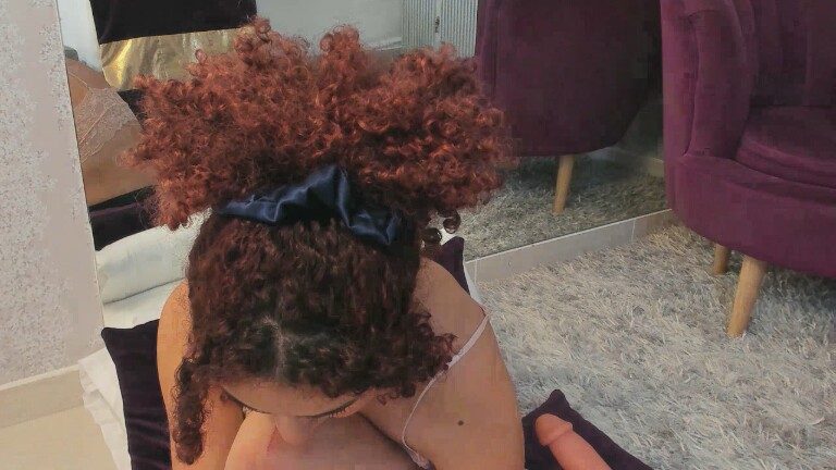 HollyJhonson's Streamate show and profile