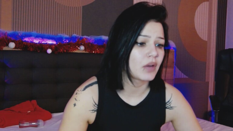 LORAAx's Streamate show and profile