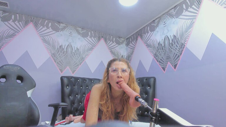 Ladyy_Scarlett's Streamate show and profile