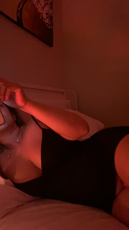 AmeliaBellini's Streamate show and profile